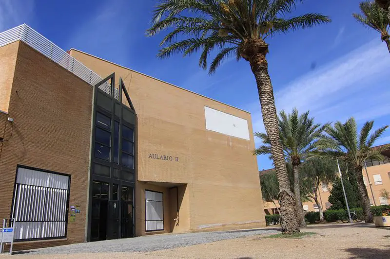 Los exámenes serán corregidos por profesores especialistas en cada materia nombrados al efecto como vocales del Tribunal, distribuido en siete sedes: dos de ellas en la propia Universidad de Almería (Aularios I y II)