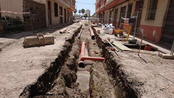 Esta actuación, junto a las obras de la calle Murillo, ha requerido una inversión cercana a 100.000 euros, cofinanciados entre Diputación y Ayuntamiento de Adra.