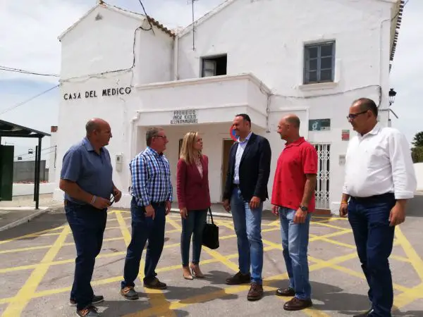Los alcaldes de ambas localidades demandan mejoras en materia sanitaria y depuración de aguas junto a la puesta en valor de Las Minas del Carmen en El Marchal.