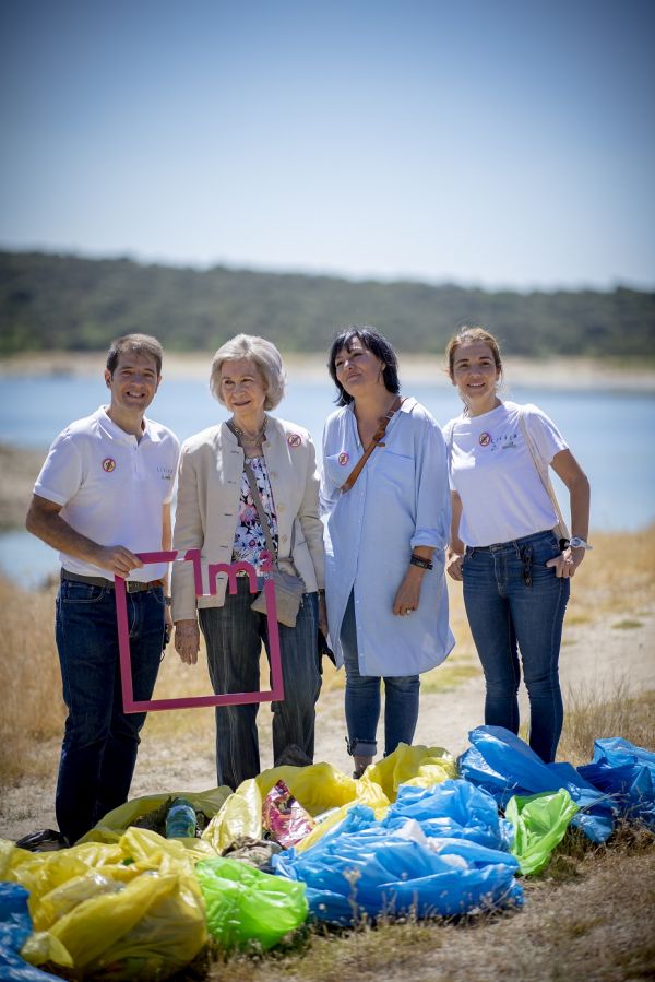 La campaña ‘1m2 por la naturaleza’ del Proyecto LIBERA de SEO/BirdLife en alianza con Ecoembes se ha desarrollado de forma simultánea en más de 450 puntos del país. Se trata de la gran iniciativa ciudadana de concienciación sobre el problema del abandono de residuos en entornos naturales.