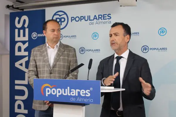 Pablo Venzal anuncia que la Junta está trabajando para que el año que viene se puedan iniciar las obras del Hospital de Roquetas de Mar.