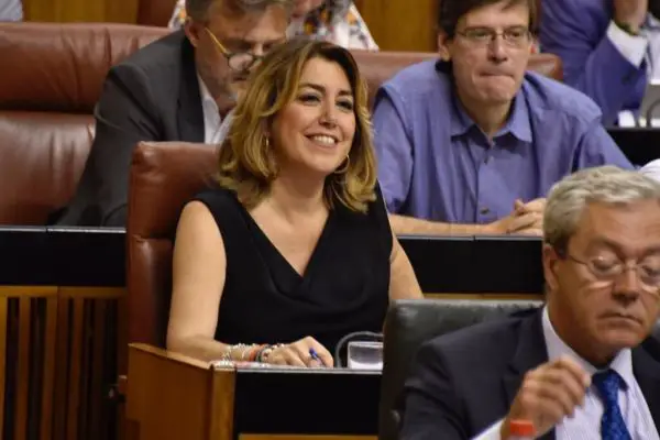 La secretaria general del PSOE de Andalucía afirma que el debate presupuestario ratifica las advertencias socialistas de que el Gobierno de PP y Ciudadanos depende de la extrema derecha y su “debilidad” y fragilidad extrema.
