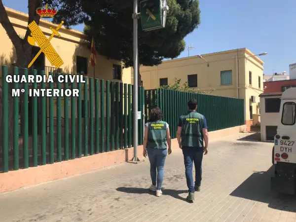 La Guardia Civil detiene al autor de un delito de amenazas con arma blanca en la localidad de Roquetas de Mar, (Almería).