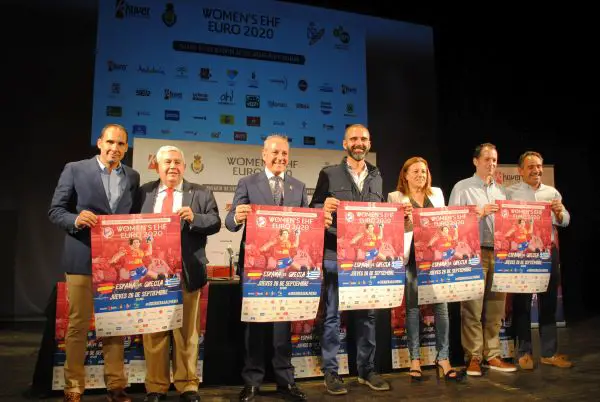 Presentado el encuentro entre España y Grecia que vuelve a llevar el mejor nivel del balonmano internacional al Palacio de los Juegos Mediterráneos.