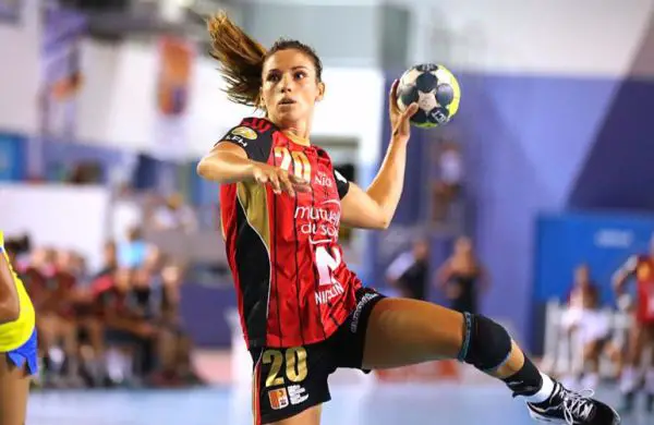 La Selección Nacional Femenina de Balonmano jugará ante Grecia en el Palacio de los Juegos Mediterráneos el próximo 26 de septiembre. El encuentro es decisivo para confirmar la presencia española en el campeonato europeo que se celebrará en 2020.