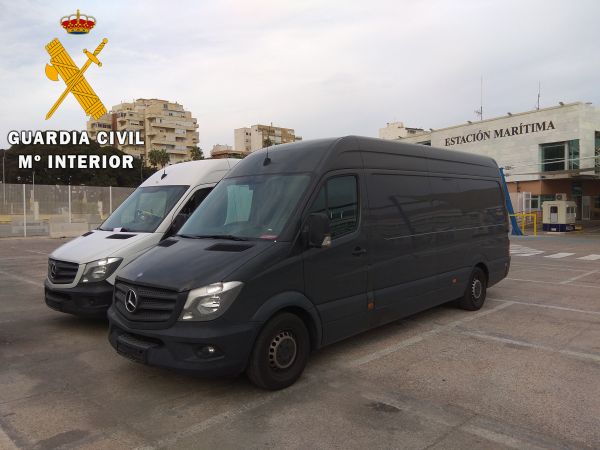 La Guardia Civil recupera tres vehículos sustraídos en el transcurso de los controles habituales realizados a personas y vehículos que, procedentes de Europa, embarcan con destino al norte de África.