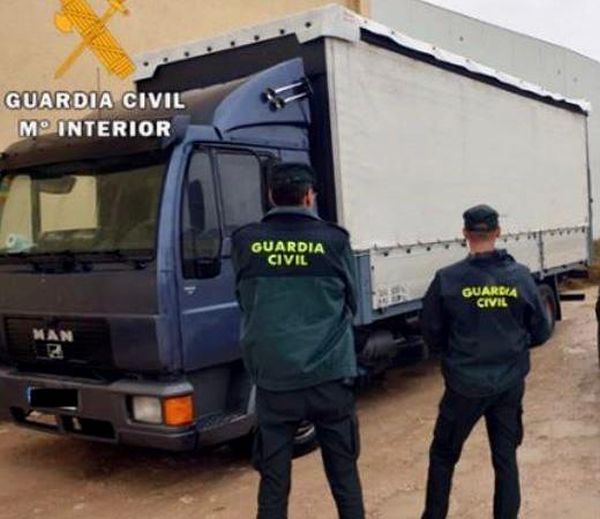 El material, valorado en cerca de 1000 euros, había sido vendido a una empresa de gestión de residuos del municipio de Cuevas de Almanzora (Almería).