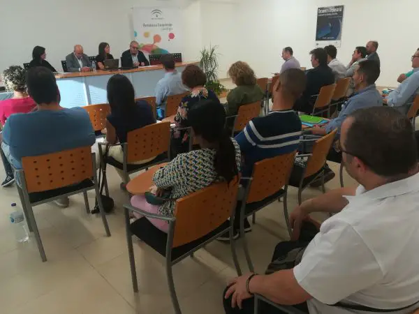 Empleo organiza en el CADE Almería-Puerto dos jornadas a las que han asistido 60 personas.