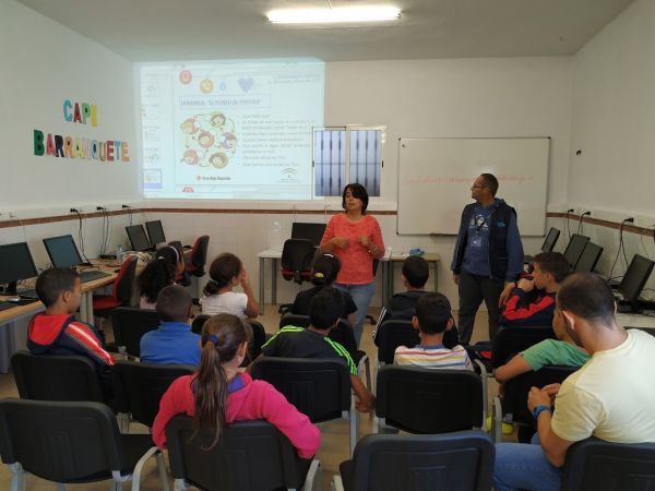 Un total de 55 niños y niñas de entre 8 y 12 años han asistido a sesiones de concienciación en el CAPI de Barranquete.