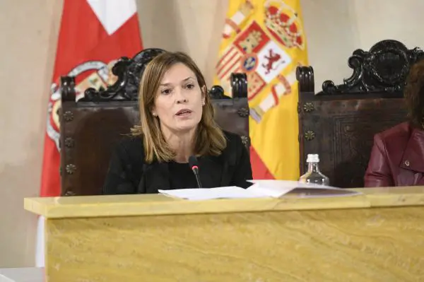 La concejala de Urbanismo anuncia la nueva convocatoria que se ha realizado para reunir a la Comisión Técnica, dependiente de la Sociedad 'Almería Alta Velocidad, para el próximo día 20.
