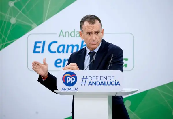 “Sánchez quiere que incumplamos todos para enmascarar su déficit”. El PP cree que el presidente en funciones intenta “echar basura” a Susana Díaz dañando los intereses de Andalucía.