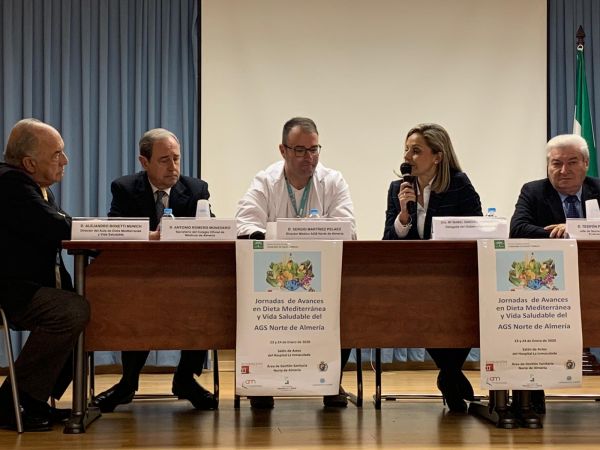 La delegada del Gobierno de la Junta de Andalucía destaca el trabajo de la Consejería de Salud por mejorar los recursos y los medios en el Área Sanitaria Norte de Almería.