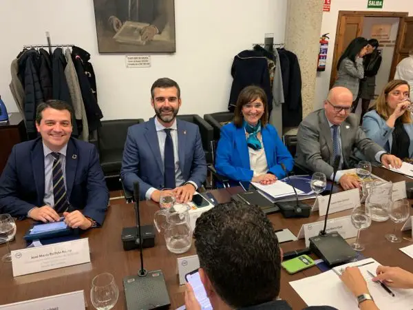Fernández-Pacheco ha asistido esta mañana a la Junta de Gobierno de la FEMP y ha recordado que el Ejecutivo de Sánchez adeuda 280.000 euros al Ayuntamiento en concepto del IVA de diciembre de 2017.
