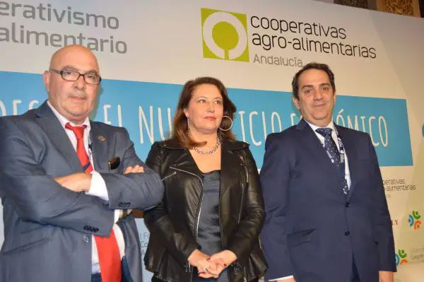 Crespo recalca en el I Foro del Cooperativismo Agroalimentario que defenderá las regiones productivas “con ahínco y con tesón”.