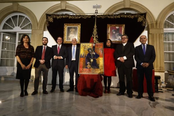 Los concejales Carlos Sánchez y Sacramento Sánchez asisten al acto de clausura de la exposición de enseres exhibida en Diputación.
