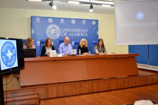 La Universidad de Almería ha presentado el proyecto Transfiere, ‘Migración y mutilación genital femenina: un enfoque cultural y de género para la prevención’ que realizará conjuntamente con Médicos del Mundo.