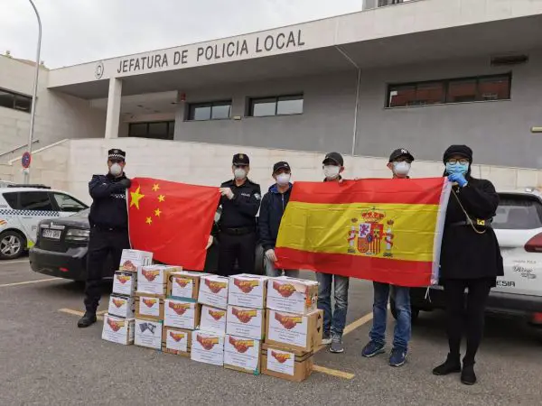 La comunidad china en Almería también se suma a la ola de solidaridad contra el Coronavirus.