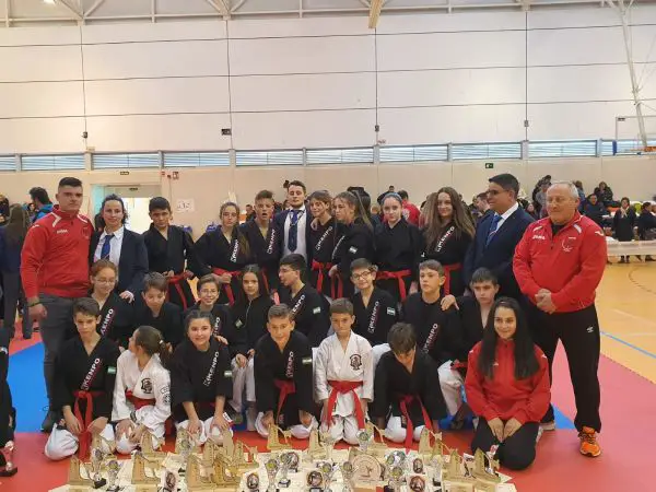 El alcalde de Fiñana felicita a los deportistas locales que regresan con 24 oros, 17 platas y 15 bronces del Campeonato de Andalucía