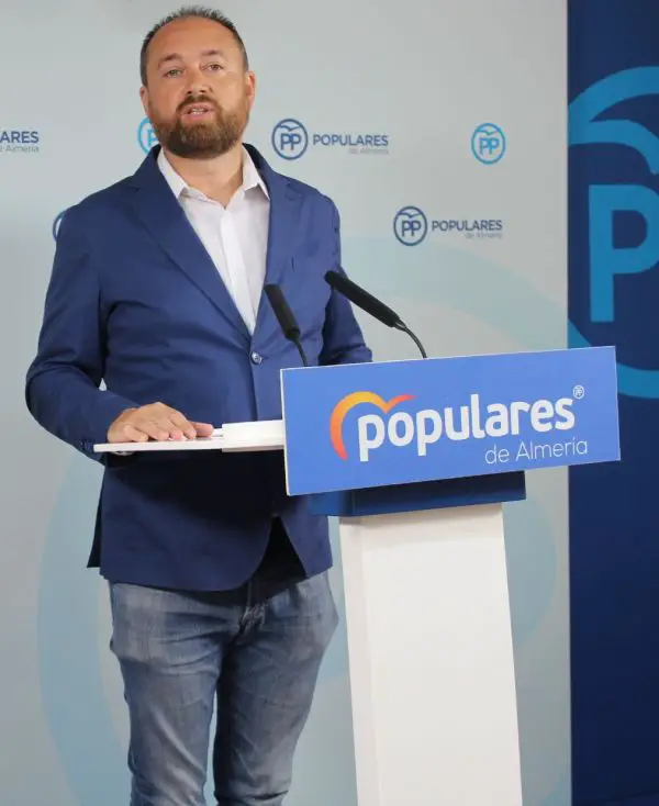 El parlamentario del PP afirma que los hechos demuestran que quien mentía era el PSOE, intentando confundir a las familias.