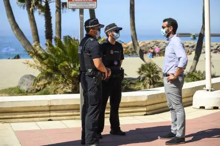 Ramón Fernández-Pacheco ha señalado que “desde el Ayuntamiento llevamos muchos días trabajando para que la vuelta a las playas discurriera en condiciones de absoluta seguridad”.