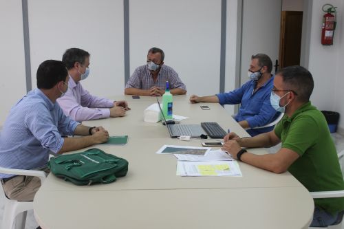 José Luis Delgado visita Níjar y Pulpí donde detalla los requisitos para solicitar el sello ‘Andalucía Segura’ y las subvenciones de la Consejería, dotadas con 5,5 millones.