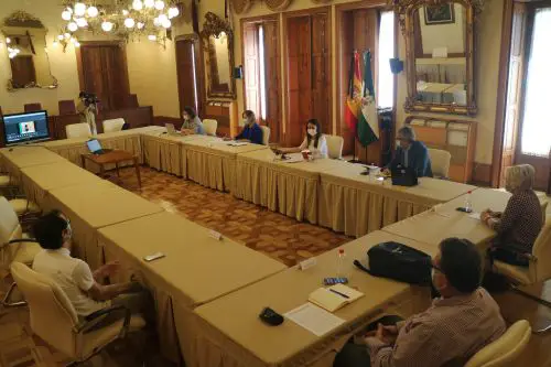 La delegada del Gobierno ha presidido el encuentro que este año cuenta con 14 vehículos pesados y 4 aéreos en Almería.