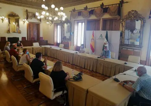 La delegada del Gobierno y el delegado de Salud se han reunido con la Junta de Personal del Hospital Universitario de Torrecárdenas.