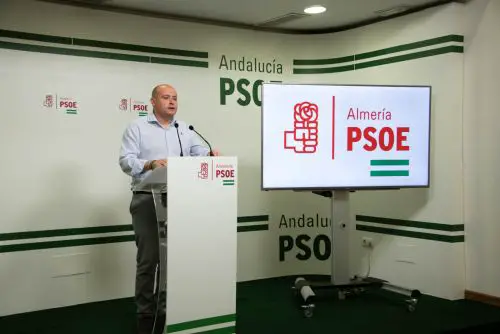 Antonio Martínez recuerda que los únicos avances para su reconstrucción han venido de la mano de un presidente socialista, “tras los siete años en blanco de Rajoy”.