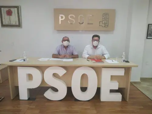 El secretario de Política Municipal del PSOE se reúne con dirigentes del Pulpí y piden explicaciones a Moreno Bonilla y al alcalde de Pulpí por el ‘caso Casado’.