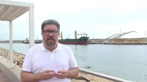 Sánchez Haro considera que esta vía supondría una solución para el desarrollo y la convivencia de todas las actividades vinculadas al puerto.