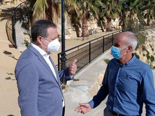 El delegado visita junto al alcalde la zona afectada del municipio, que ha recibido 42.500 euros de subvenciones por catástrofes