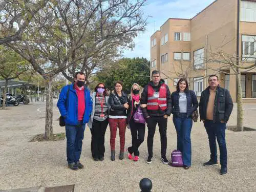 Delegados y delegadas del sindicato provincial de Sanidad han acudido a la Universidad de Almería para apoyar y asesorar a los opositores y opositoras al examen programado por parte del Servicio Andaluz de Salud.