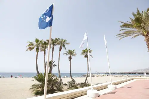 La Consejería de Turismo de la Junta de Andalucía ha renovado la calidad que otorga este distintivo en estas dos playas de la capital almeriense
