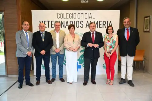 El Colegio Oficial de Veterinarios de Almería acoge la Presentación del informe emitido por la Real Academia de Ciencias Veterinarias de Andalucía Oriental
