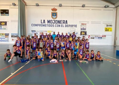 El Club Baloncesto La Mojonera ha clausurado el viernes 29 de Julio un mes lleno de actividad deportiva y formativa.