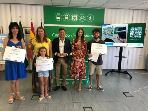 Carmen Belén López y Luis Miguel Carmona entregan los reconocimientos dentro de las actividades con motivo de la Semana Europea de la Movilidad bajo el lema ‘Mejores Conexiones’