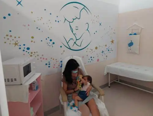 El nuevo espacio, en el área de tratamiento de fisioterapia infantil de rehabilitación, facilita dar el pecho en un entorno confortable e íntimo.
