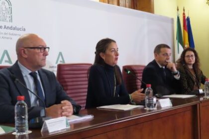 La delegada del Gobierno destaca que se fomentará la creación de empresas manufactureras y de servicios industriales en Almería
