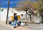 El candidato de Ciudadanos a la alcaldía de Huércal de Almería, Moisés Torres, visita el centro del municipio, concretamente el entorno de la calle Celia Viñas, ante las reiteradas quejas de los vecinos
