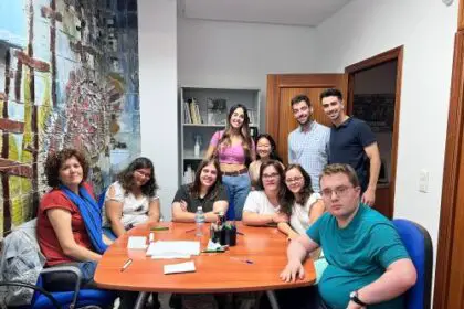 El coordinador del Instituto Andaluz de la Juventud anima a los usuarios de “A Toda Vela” a realizarse el Carné Joven