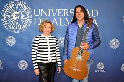 Carmen Hernández y José del Tomate, responsables del Curso de Verano ‘Sonanta’, una clase magistral de guitarra con Tomatito como gran protagonista.
